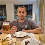 Profesor de programación con varios años de experiencia en el sector profesional como ingeniero de software full stack
